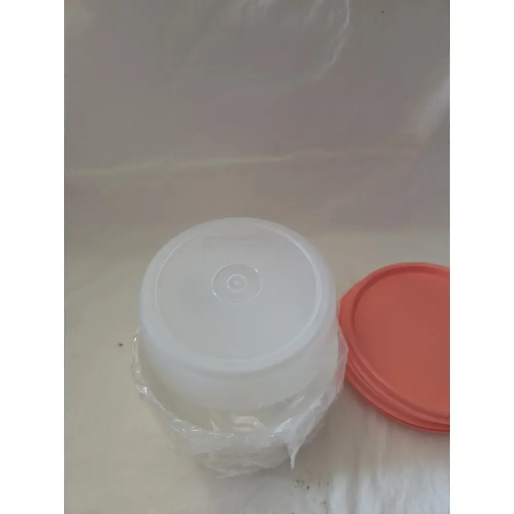 Tupperware Little Wonders 6 oz Storage Bowls & Seals Peach New set of 4